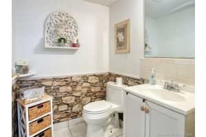 2 Meacham Ln, Tamarac, FL 33319, Sold 12/04/20