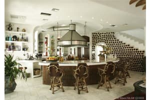 24 S Hibiscus Dr, Miami Beach, FL 33139, Sold 04/29/21
