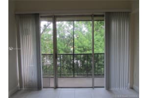 8810 Fontainebleau Blvd, Miami, FL 33172, Sold 11/30/20