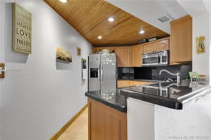 9715 Fontainebleau Blvd e209, Miami, FL 33172, Sold 11/17/20