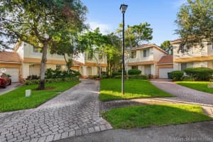 6537 Hidden Cove Dr, Davie, FL 33314, Sold 11/30/20