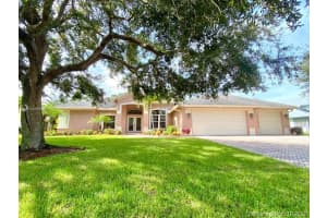 8066 SW Yachtsmans Dr, Stuart, FL 34997, Sold 12/03/20