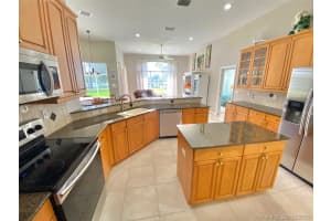 8066 SW Yachtsmans Dr, Stuart, FL 34997, Sold 12/03/20