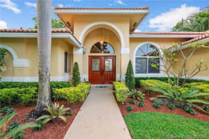 10229 SW 12th St, Pembroke Pines, FL 33025, Sold 12/07/20