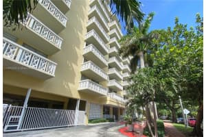 1020 Meridian Ave, Miami Beach, FL 33139, Sold 01/12/22