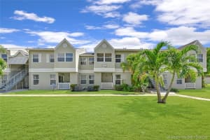 17325 NW 67th Ct, Hialeah, FL 33015, Sold 11/27/20