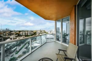 300 South Pointe Dr, Miami Beach, FL 33139, Sold 07/07/21