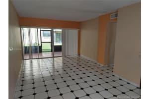 8893 Fontainebleau Blvd, Miami, FL 33172, Sold 01/29/21