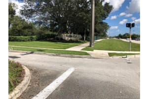 1301 SW 86th Ave, Pembroke Pines, FL 33025, Sold 11/30/20