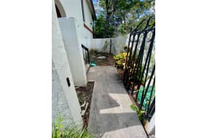 335 Ives Dairy Rd, Miami, FL 33179, Sold 12/04/20