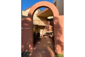 10257 NW 9th St Cir, Miami, FL 33172, Sold 12/11/20