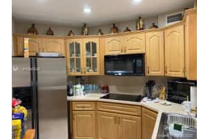 10257 NW 9th St Cir, Miami, FL 33172, Sold 12/11/20