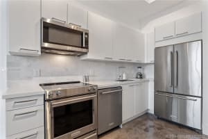 2001 Meridian Ave, Miami Beach, FL 33139, Sold 02/16/21