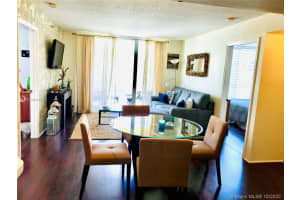 2642 Collins Ave, Miami Beach, FL 33140, Sold 12/03/20