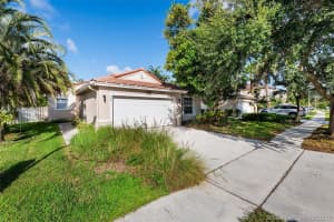 334 SW 194th Ave, Pembroke Pines, FL 33029, Sold 11/17/20