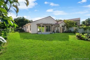 334 SW 194th Ave, Pembroke Pines, FL 33029, Sold 11/17/20