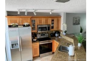 19048 NW 52nd Pl, Miami Gardens, FL 33055, Sold 12/11/20