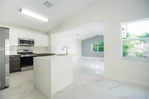 642 SW 200th Terrace, Pembroke Pines, FL 33029, Sold 11/04/20