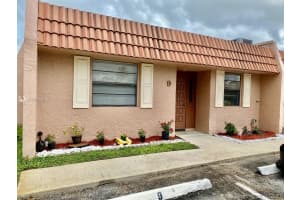 9 N Valencia Dr, Davie, FL 33324, Sold 06/17/21
