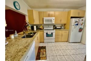 9 N Valencia Dr, Davie, FL 33324, Sold 06/17/21