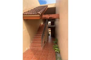 10135 NW 9th St Cir, Miami, FL 33172, Sold 02/25/21