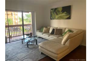 10135 NW 9th St Cir, Miami, FL 33172, Sold 02/25/21