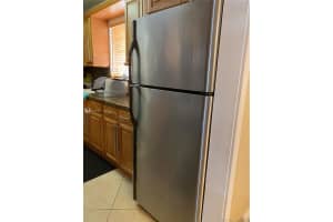 2735 W 52nd St, Hialeah, FL 33016, Sold 01/25/21