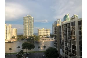600 Parkview Dr, Hallandale Beach, FL 33009, Sold 12/03/20