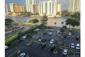 600 Parkview Dr, Hallandale Beach, FL 33009, Sold 12/03/20