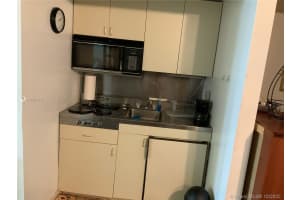 801 Brickell Bay Dr, Miami, FL 33131, Sold 01/13/21