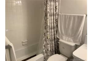 801 Brickell Bay Dr, Miami, FL 33131, Sold 01/13/21