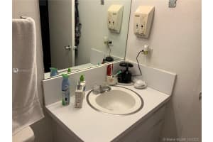 801 Brickell Bay Dr, Miami, FL 33131, Sold 01/13/21