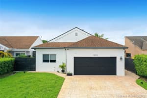 18834 NW 80th Ct, Hialeah, FL 33015, Sold 12/09/20