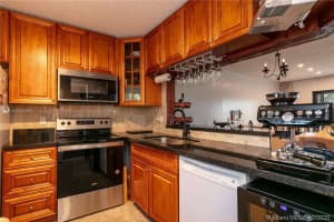 5511 Lakeside Dr, Margate, FL 33063, Sold 12/14/20