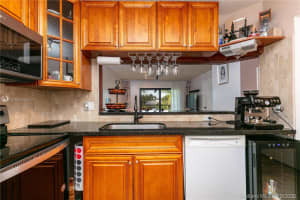 5511 Lakeside Dr, Margate, FL 33063, Sold 12/14/20