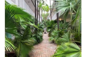 911 Meridian Ave, Miami Beach, FL 33139, Sold 03/22/21