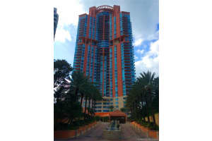 300 South Pointe Dr, Miami Beach, FL 33139, Sold 10/19/20