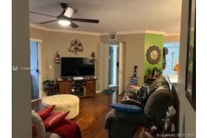 2433 Centergate Dr, Miramar, FL 33025, Sold 04/27/21