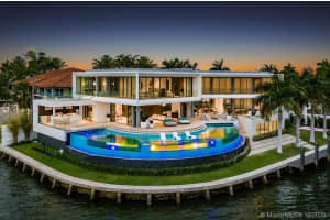 2095 NE 121st Rd, North Miami, FL 33181, Sold 12/09/20