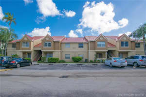 18304 NW 68th Ave, Hialeah, FL 33015, Sold 12/01/20