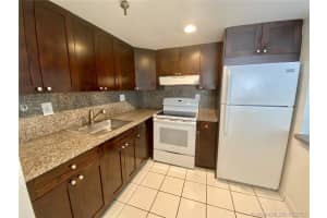 9686 Fontainebleau Blvd, Miami, FL 33172, Sold 12/07/20