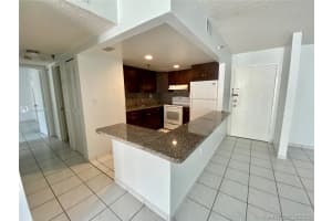 9686 Fontainebleau Blvd, Miami, FL 33172, Sold 12/07/20