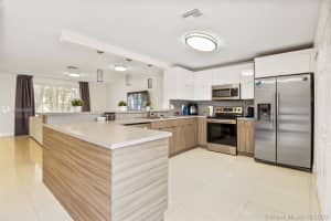 10880 NW 8th St, Pembroke Pines, FL 33026, Sold 12/18/20