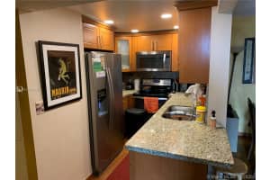 9682 Fontainebleau Blvd, Miami, FL 33172, Sold 06/22/21