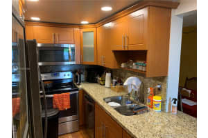 9682 Fontainebleau Blvd, Miami, FL 33172, Sold 06/22/21