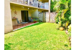 8517 NW 7th St, Miami, FL 33126, Sold 03/04/21