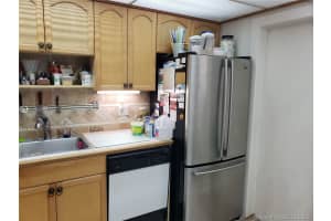 410 SE 2nd St, Hallandale Beach, FL 33009, Sold 02/12/21