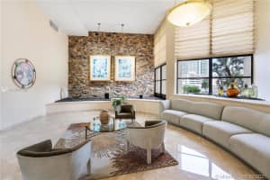 600 Parkview Dr # 1132, Hallandale Beach, FL 33009, Sold 05/08/21