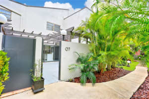 4702 SW 67th Ave APT O7, Miami, FL 33155, Sold 12/18/20