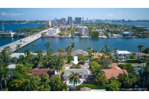 7730 Beach View Dr, North Bay Village, FL 33141, Sold 02/26/21